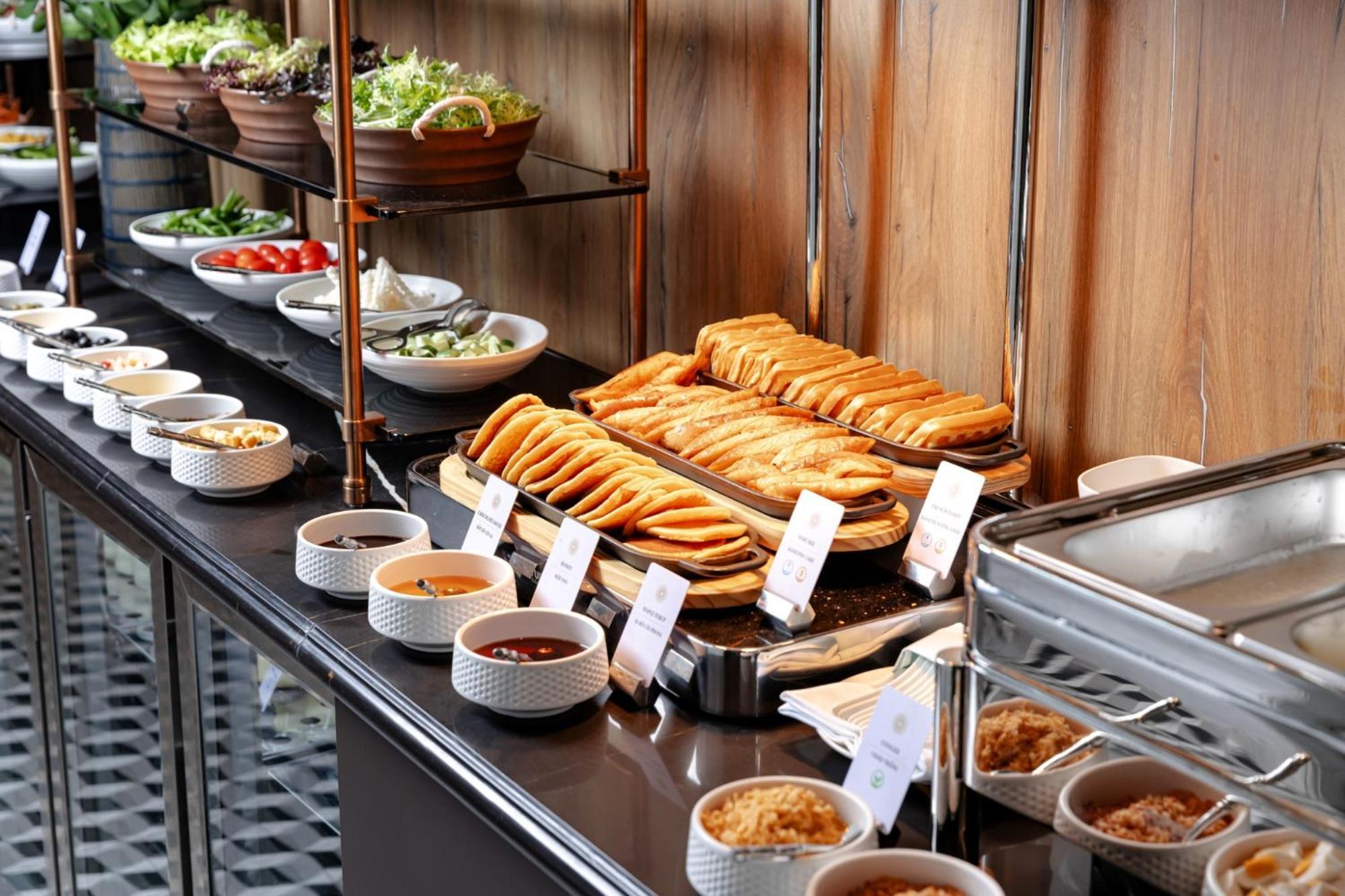 האנוי La Siesta Classic Hang Thung מראה חיצוני תמונה A buffet at a hotel